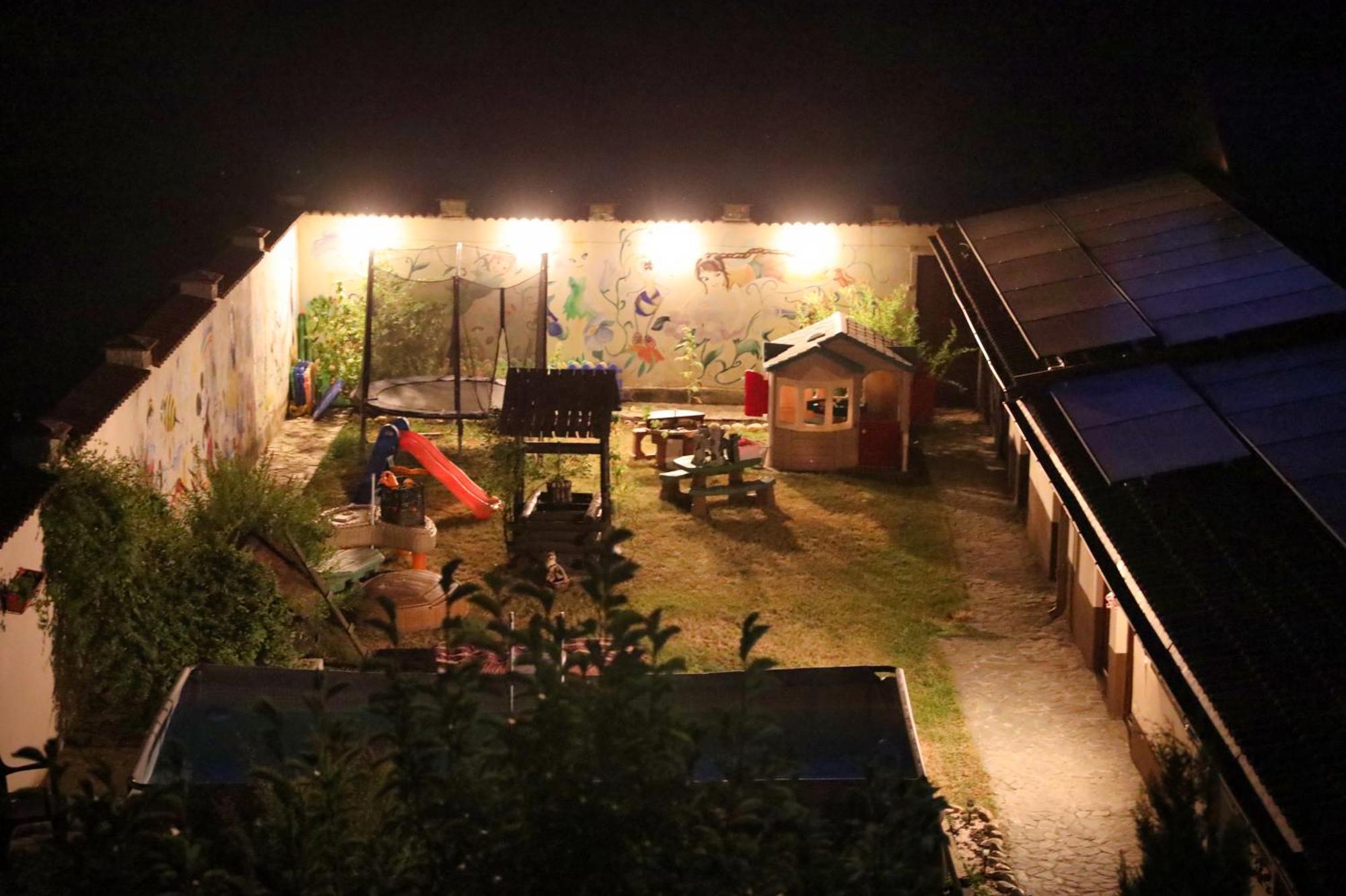 Pensiunea Giovani Targu Jiu Exterior photo