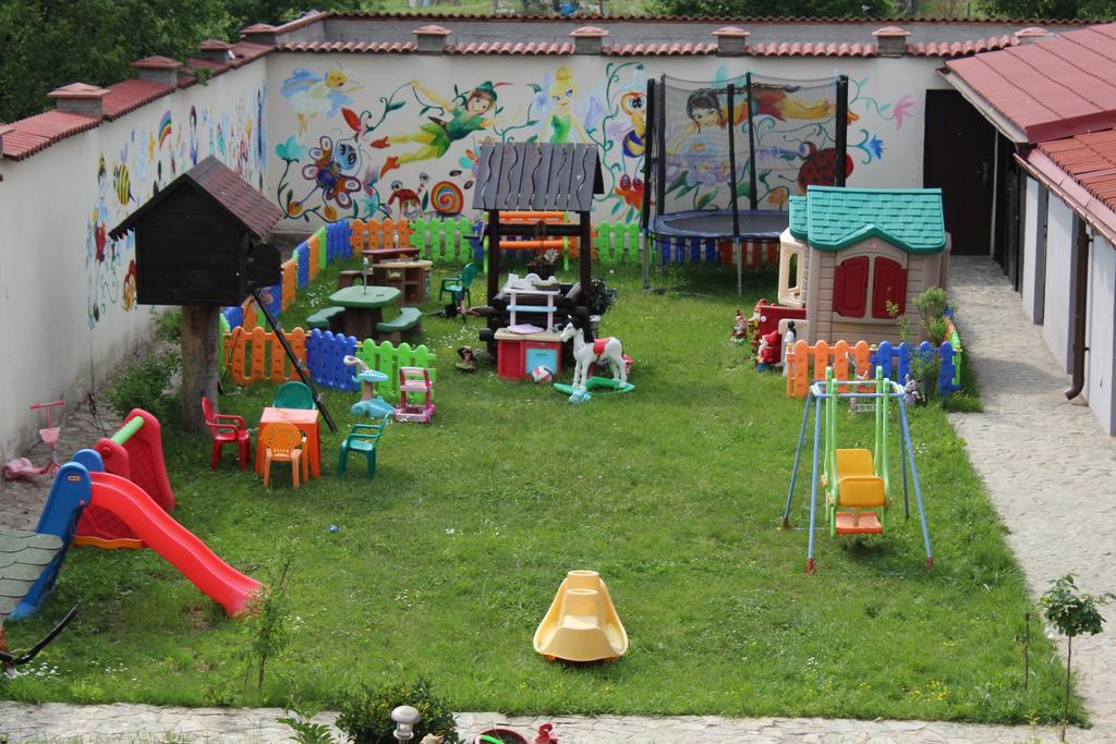 Pensiunea Giovani Targu Jiu Exterior photo
