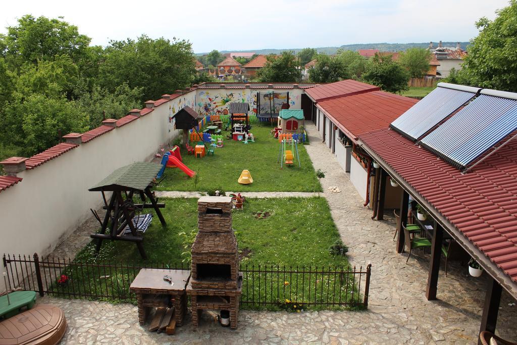 Pensiunea Giovani Targu Jiu Exterior photo