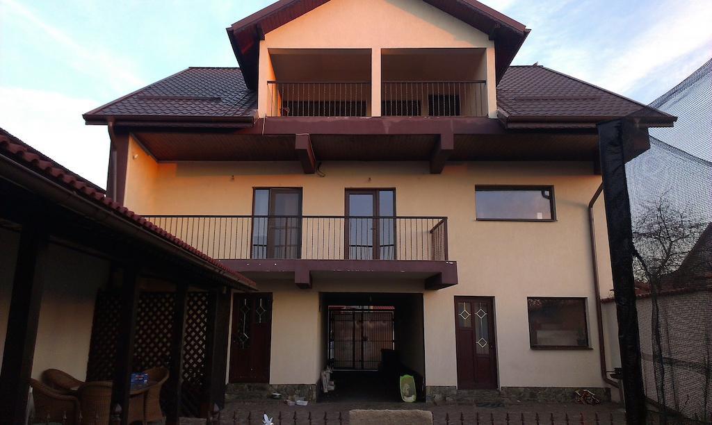 Pensiunea Giovani Targu Jiu Exterior photo