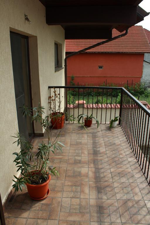 Pensiunea Giovani Targu Jiu Exterior photo